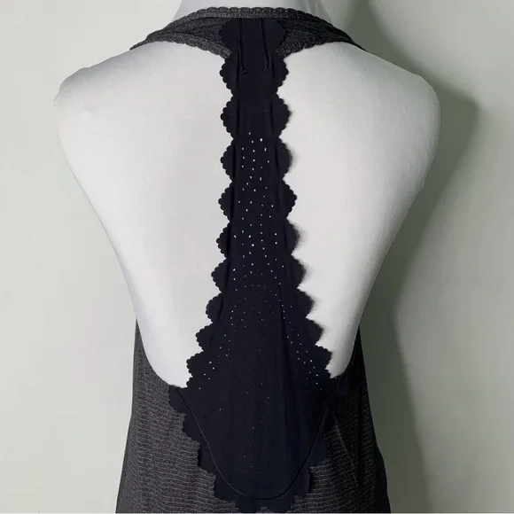 Lululemon Women's Black Gray Lace Back Racerback Striped Tank Top Size 4 - Picture 6 of 9
